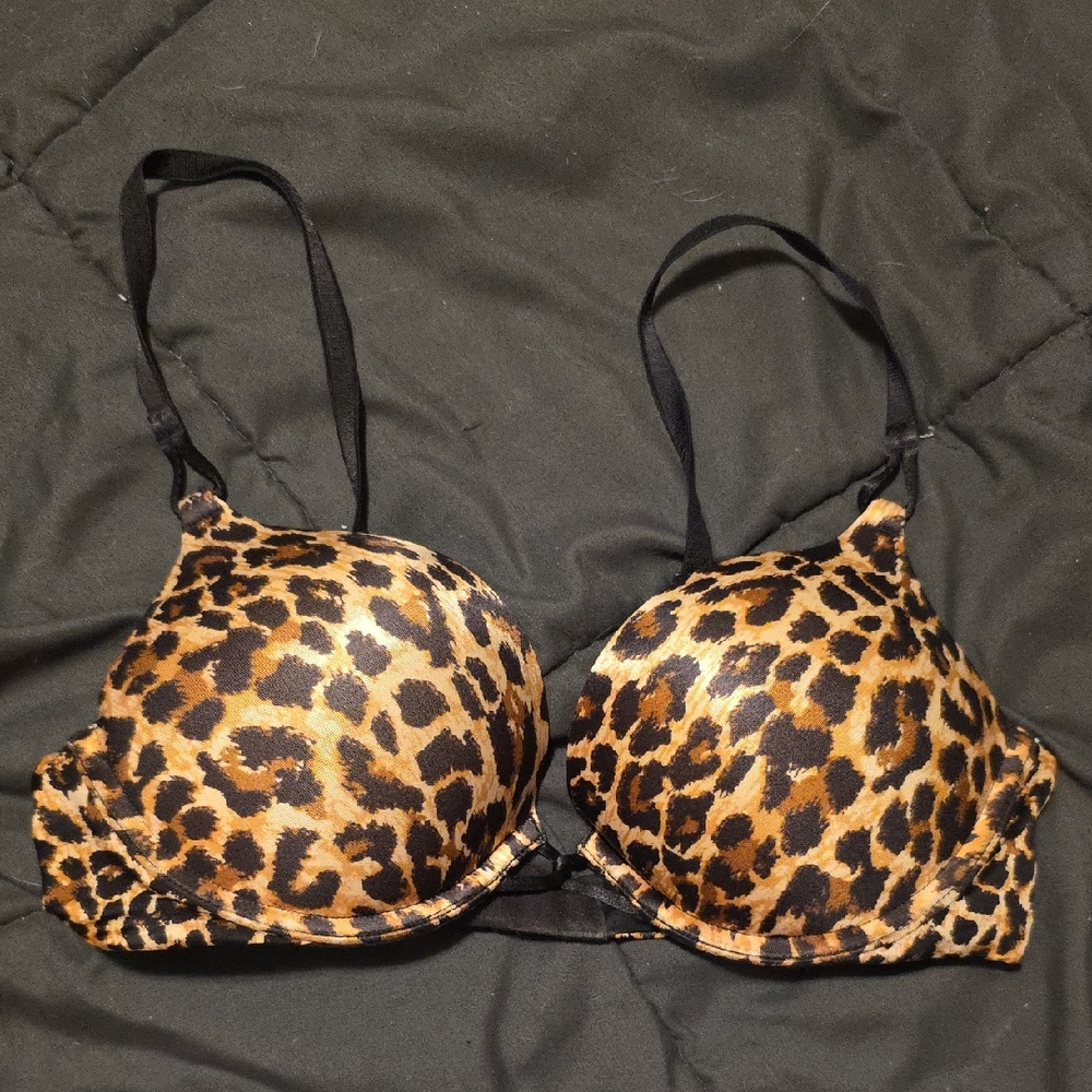 Victoria’s Secret Miraculous™ Plunge Bra 34B Leopard Print
